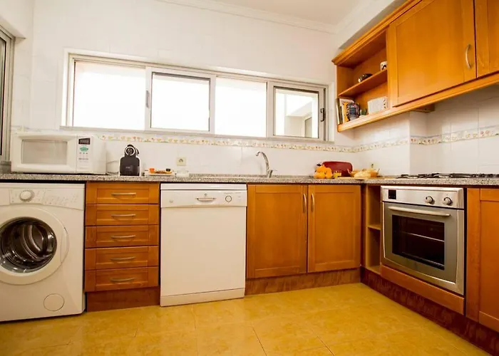 Casa Da Torre Com Garagem Gratuito